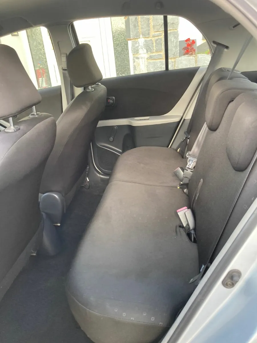 Toyota Yaris 2006 - Image 3