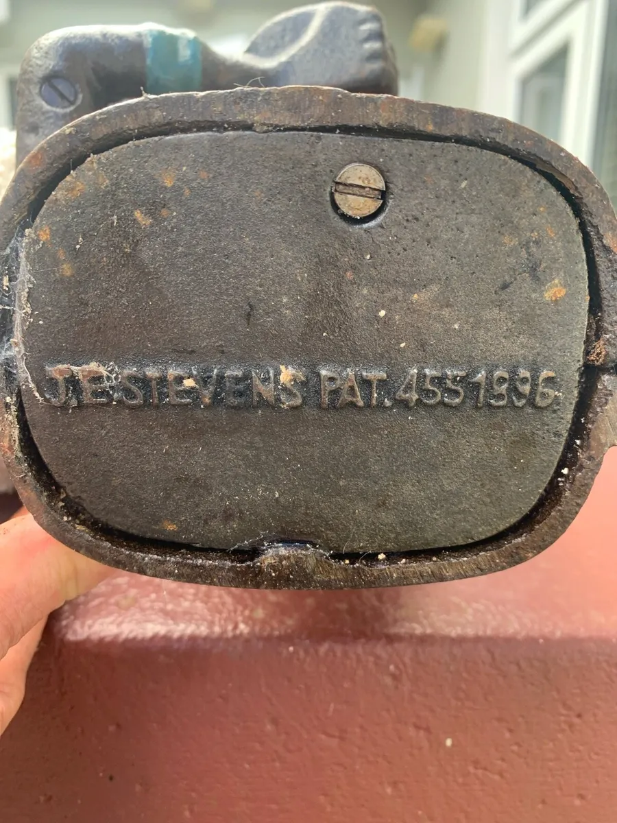 Antique money box - Image 2
