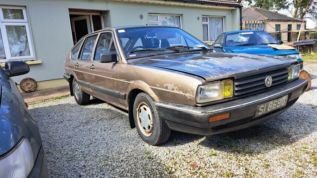 Volkswagen Passat 1986 - Image 1