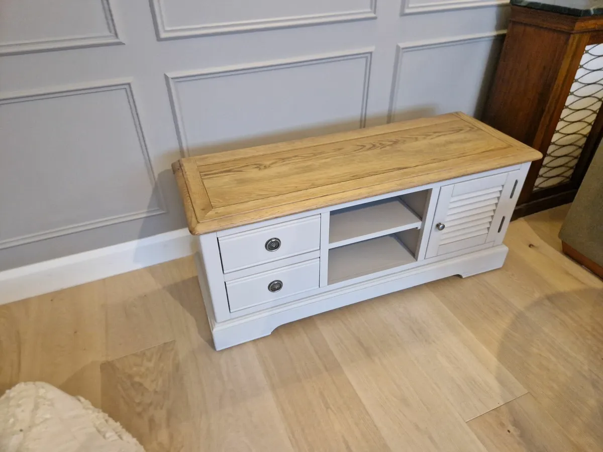 TV Unit - Image 3