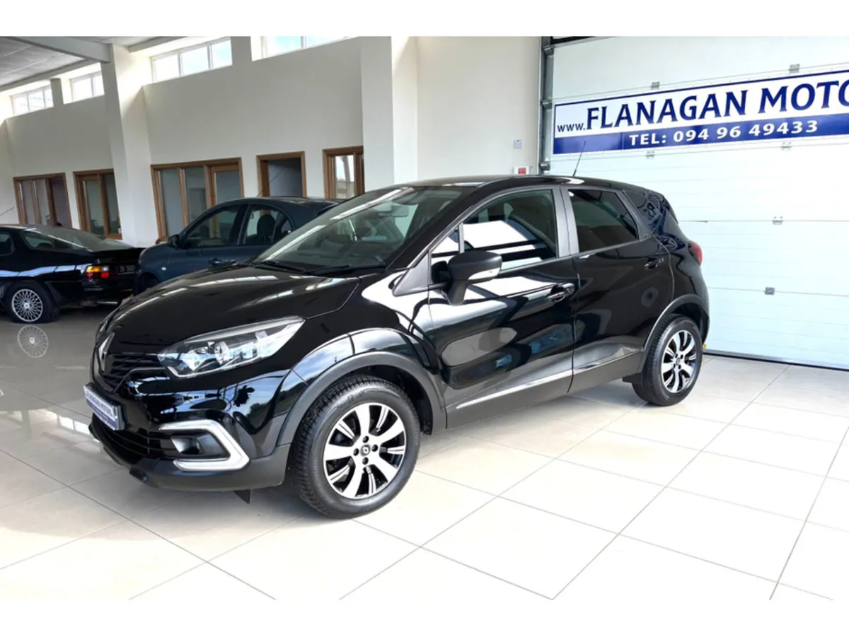 Renault Captur THIS CAR IS AS NEW WITH ONLY 10,624 - Image 2