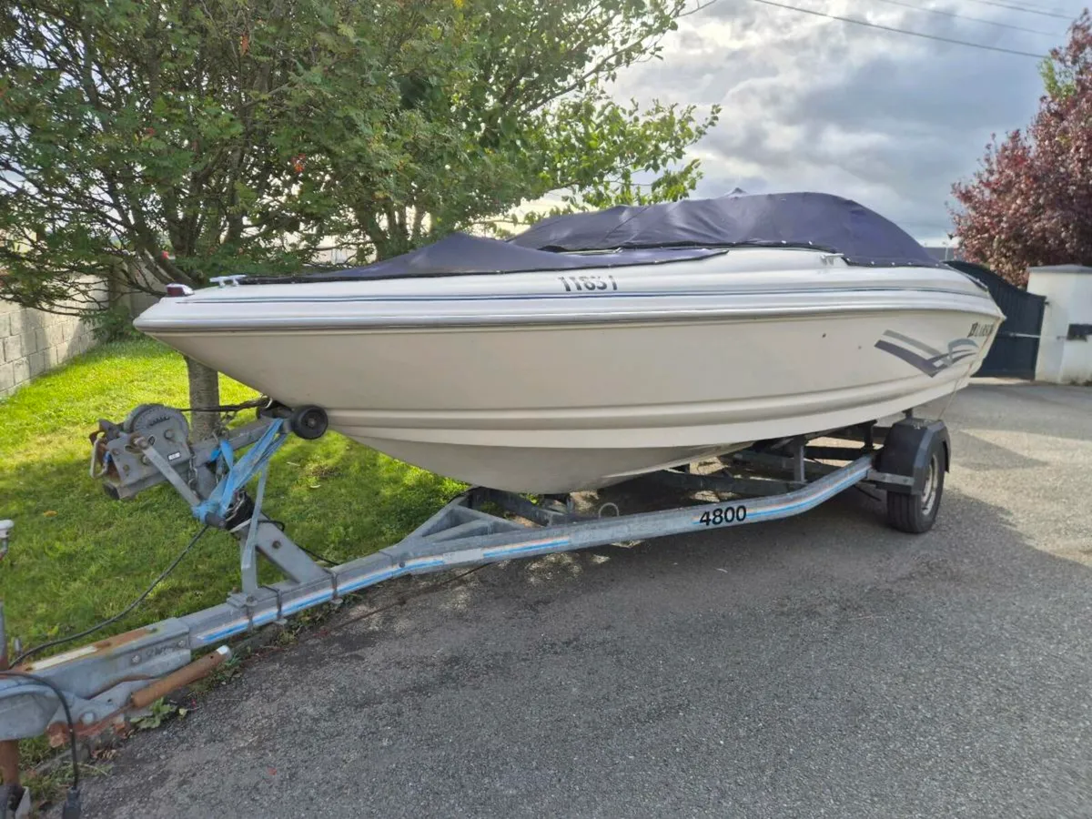 Larson 180 speed boat Volvo Penta 4.3L V - Image 4