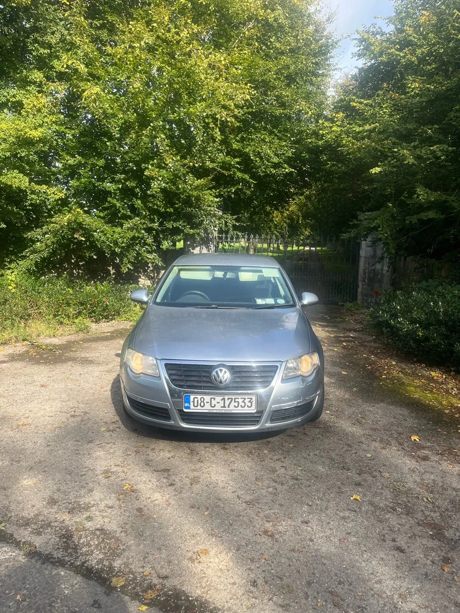 2008 Volkswagen Passat - Image 2
