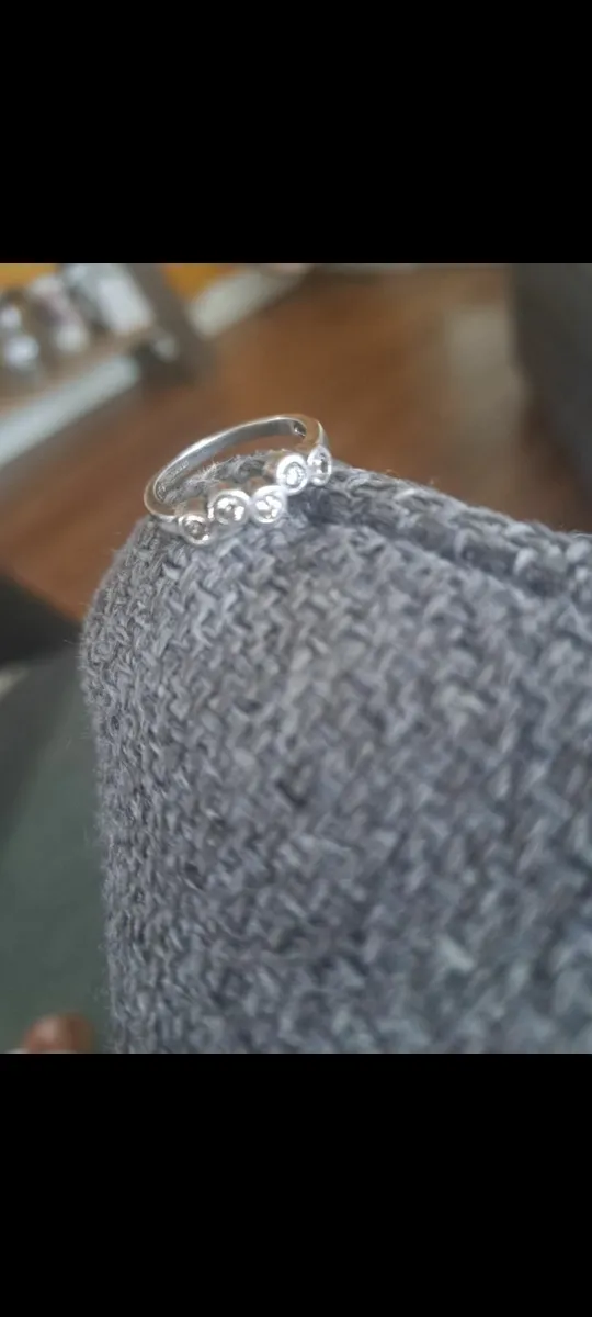Ladies silver 5 stone ring hallmarked - Image 2