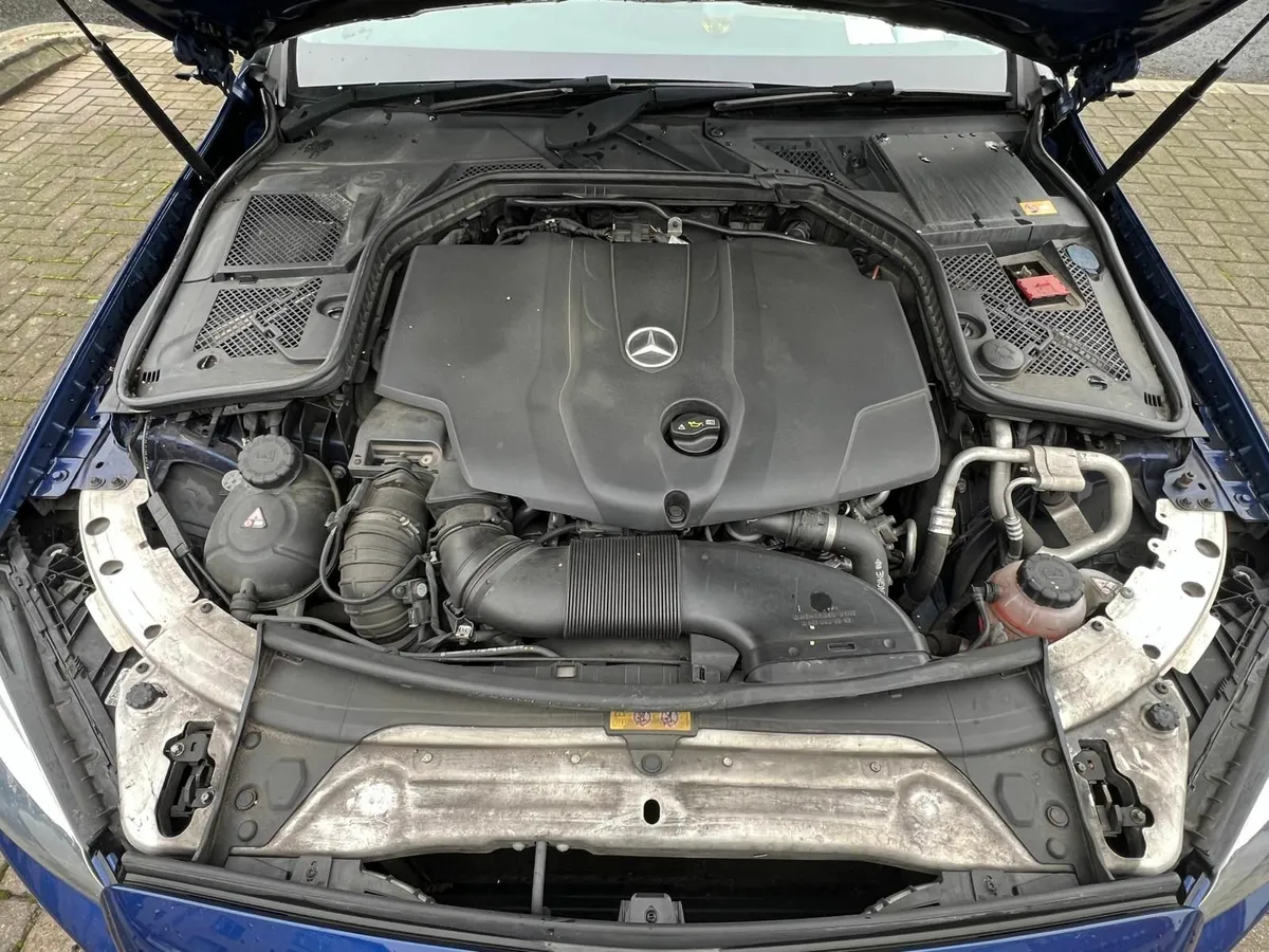 Automatic Mercedes-Benz C-Class Great condition - Image 4