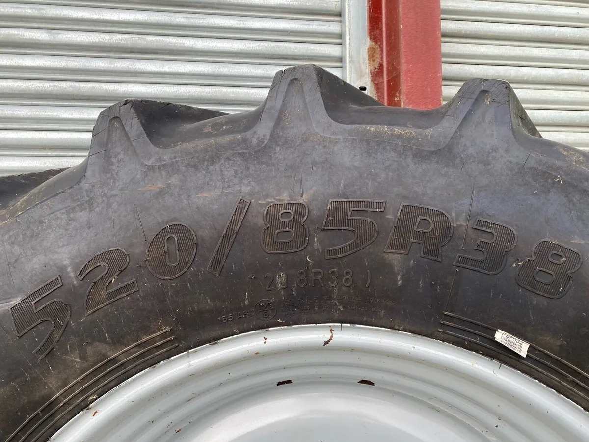 520/85R38 Good year Radials, solid rim set. - Image 3