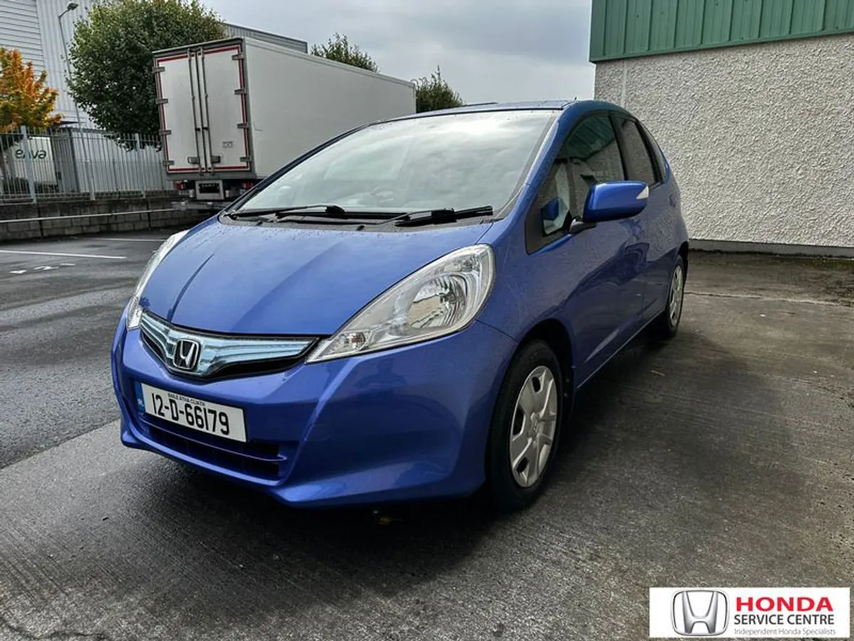 Honda Fit Hybrid 2012 very low kms FOR SALE - Image 2
