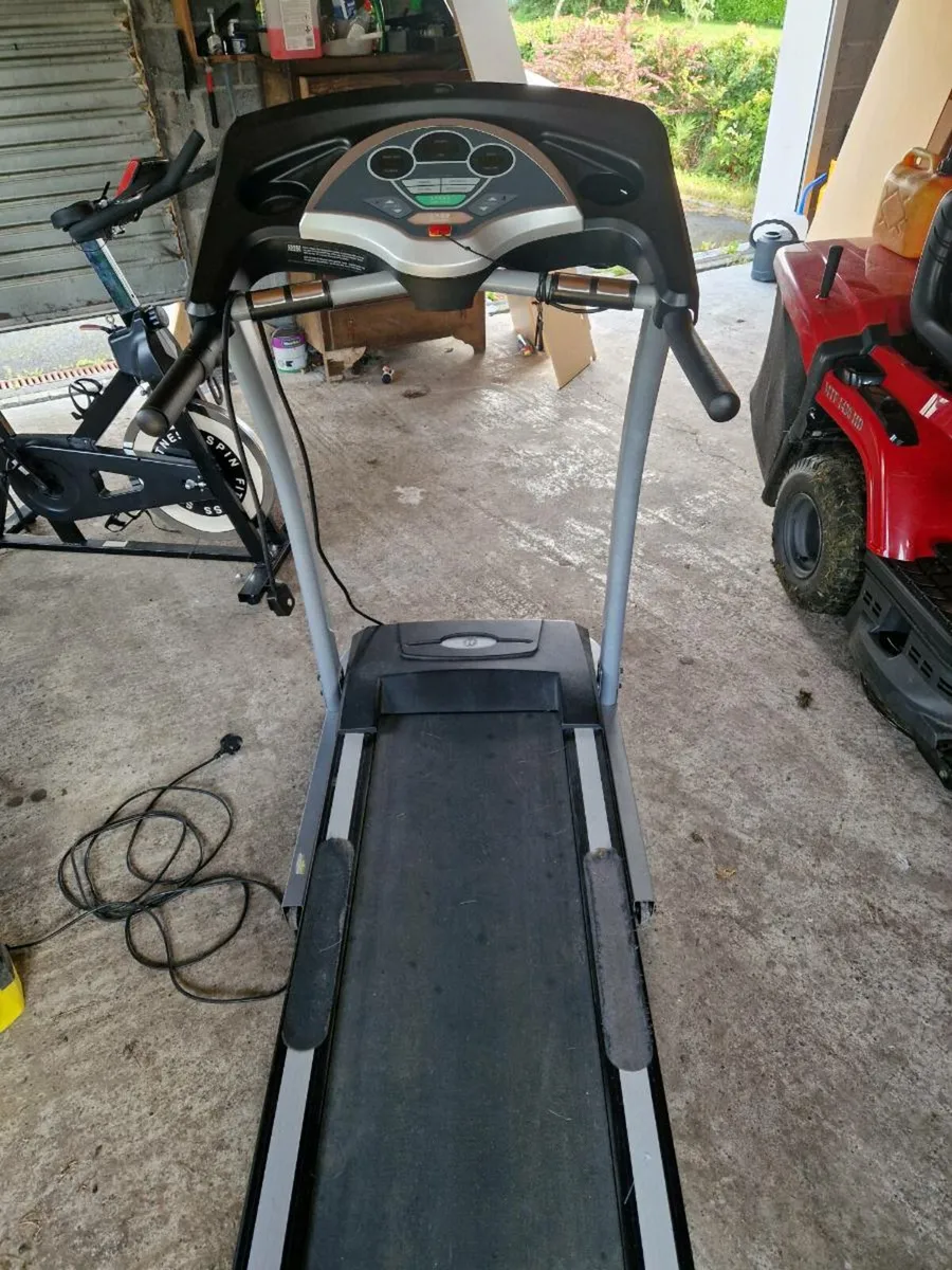 Spinning bike and treadmill - Image 2