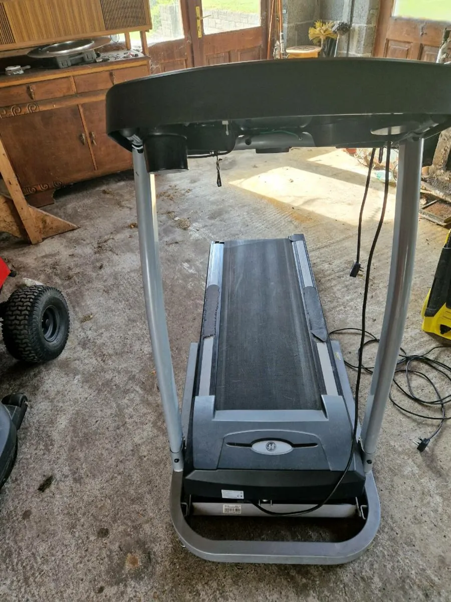 Spinning bike and treadmill - Image 3