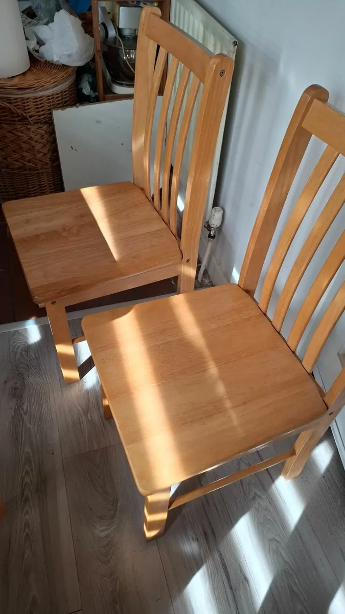 Dining table and chairs - Image 4
