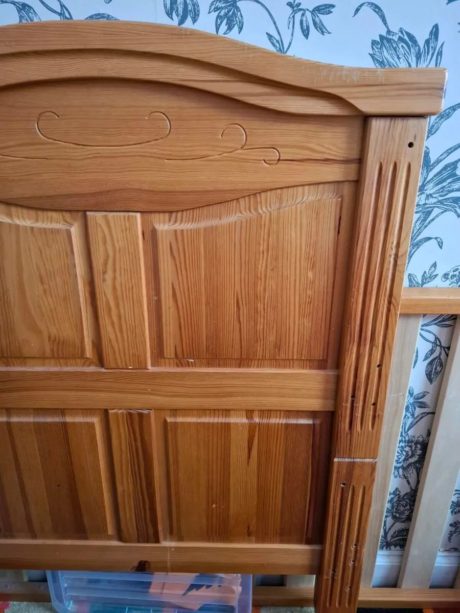 Oak Cot bed - Image 2