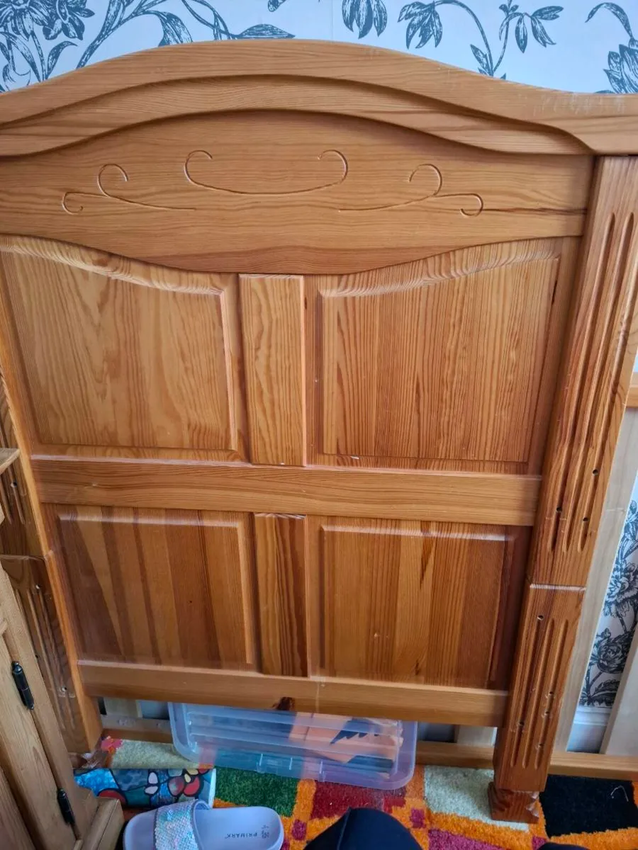 Oak Cot bed - Image 4