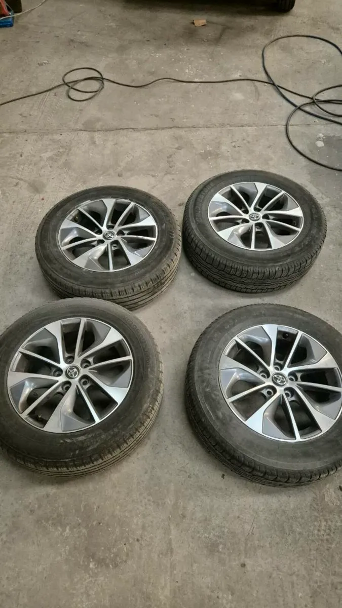 Toyota rav4 Alloweels 2017year - Image 1