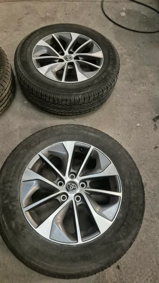 Toyota rav4 Alloweels 2017year - Image 2