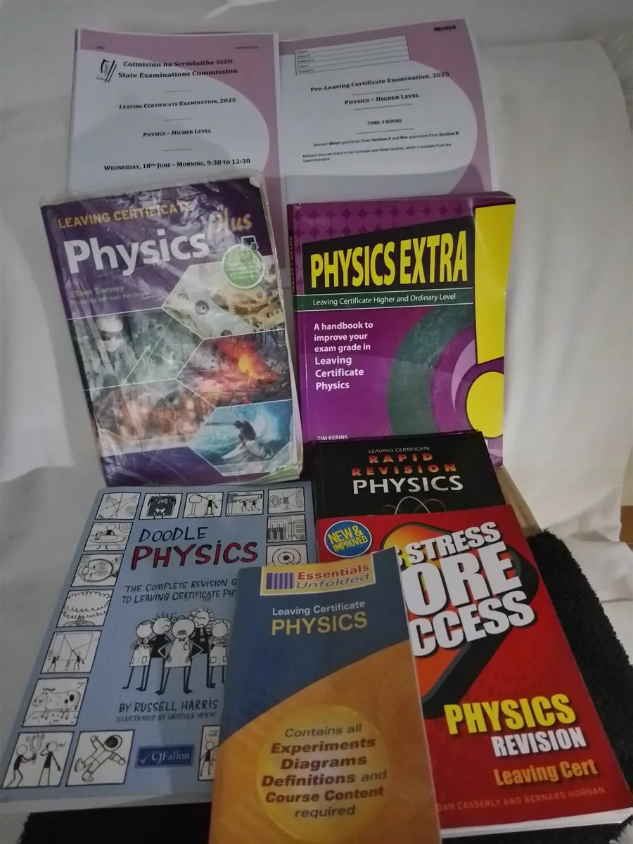 Physics revision books - Image 1