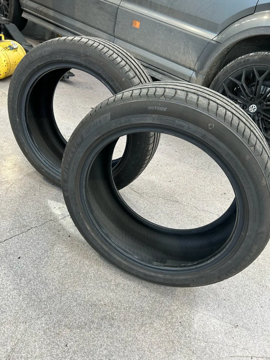 Michelin Primacy 4 225/45/17 - Image 1