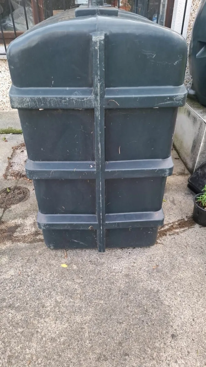 Oil tanks - Image 1