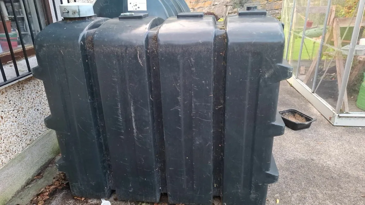 Oil tanks - Image 2