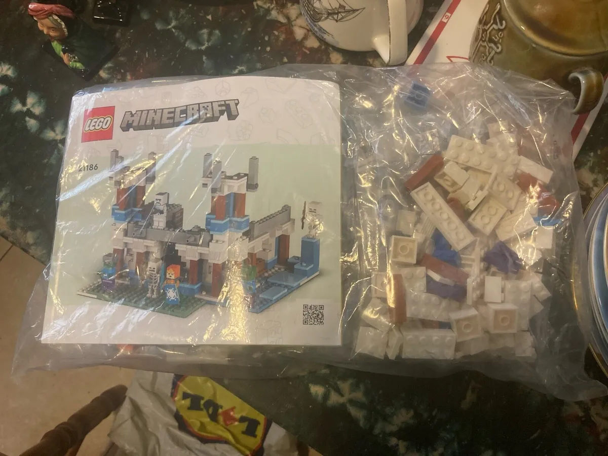 Lego Minecraft 21186