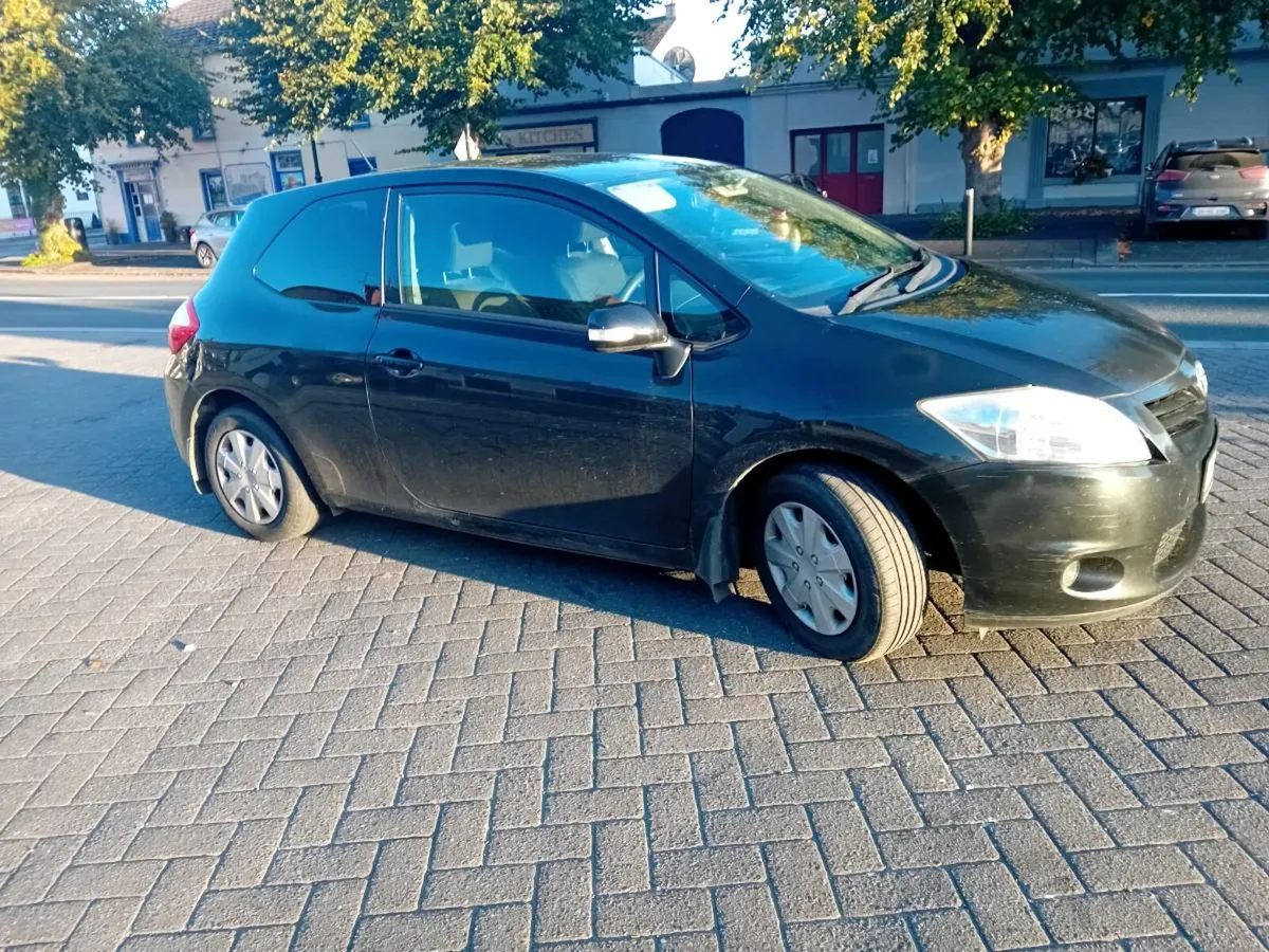 Toyota auris van tax/test/10/26 - Image 1