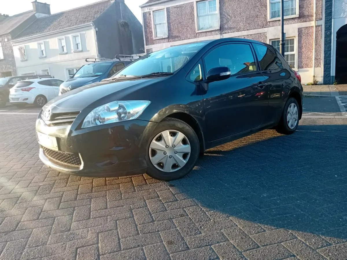 Toyota auris van tax/test/10/26 - Image 2