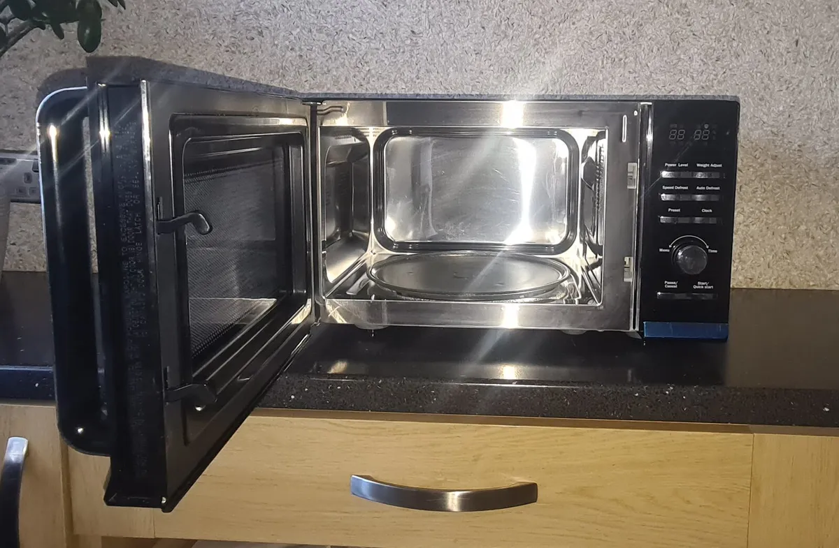 Dimplex Microwave Oven 23L 900W - Image 3