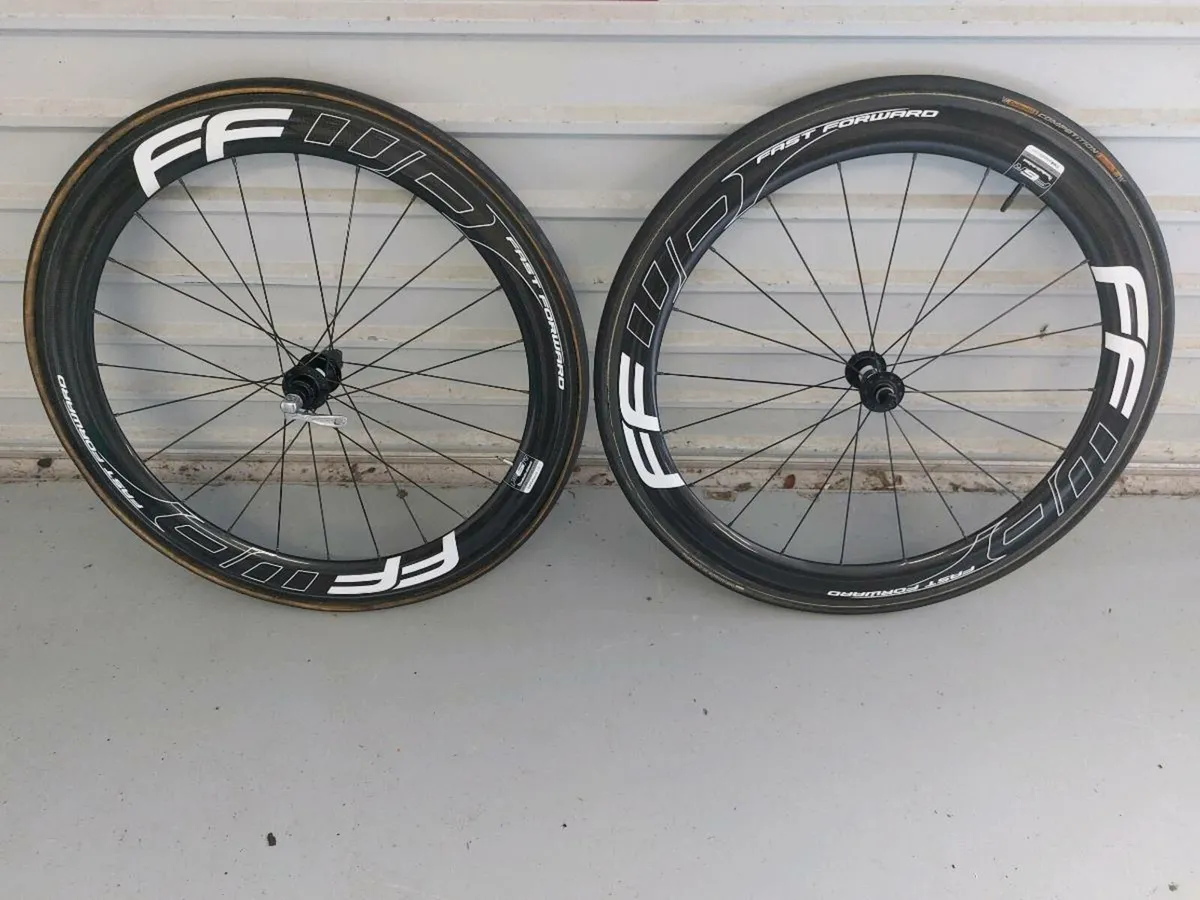Fast forward f6r carbon wheelset - Image 1