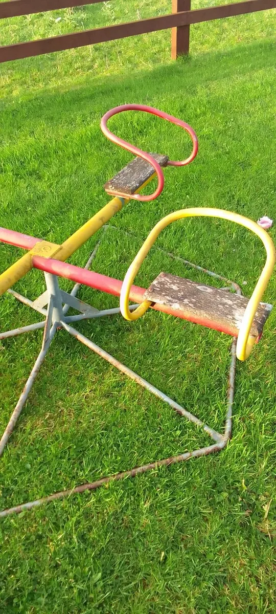 MERRY GO ROUND - Image 2