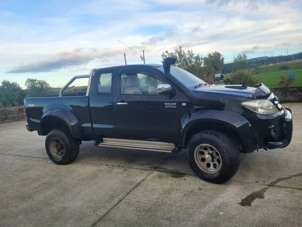 Toyota Hilux 2007 - Image 2
