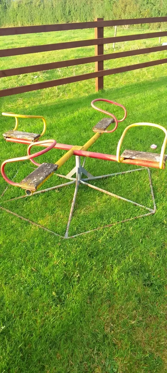 MERRY GO ROUND - Image 1