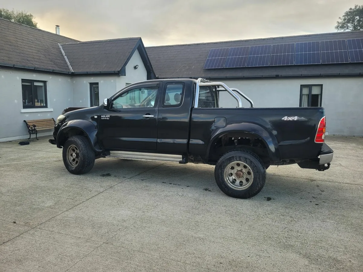 Toyota Hilux 2007 - Image 4