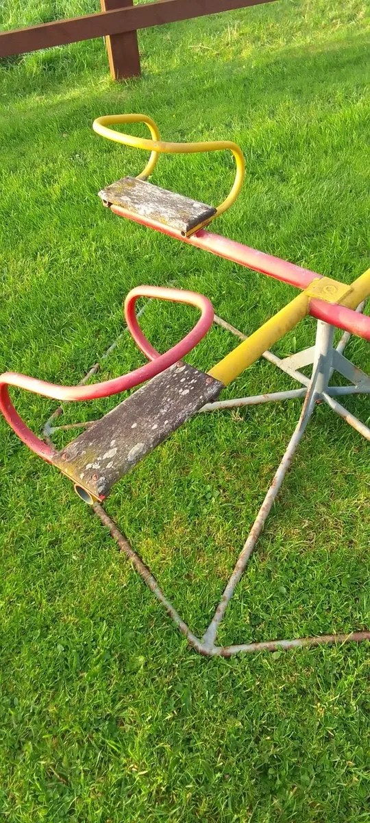 MERRY GO ROUND - Image 3