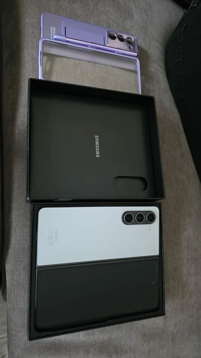 Samsung Fold 5 1TB (Perfect Condition) - Image 2