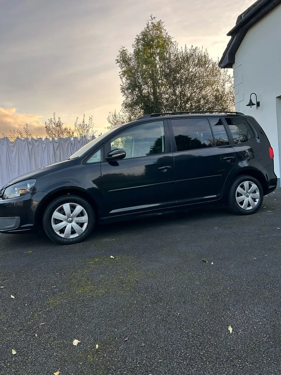 AUTOMATIC VW TOURAN 7 SEATER - Image 4