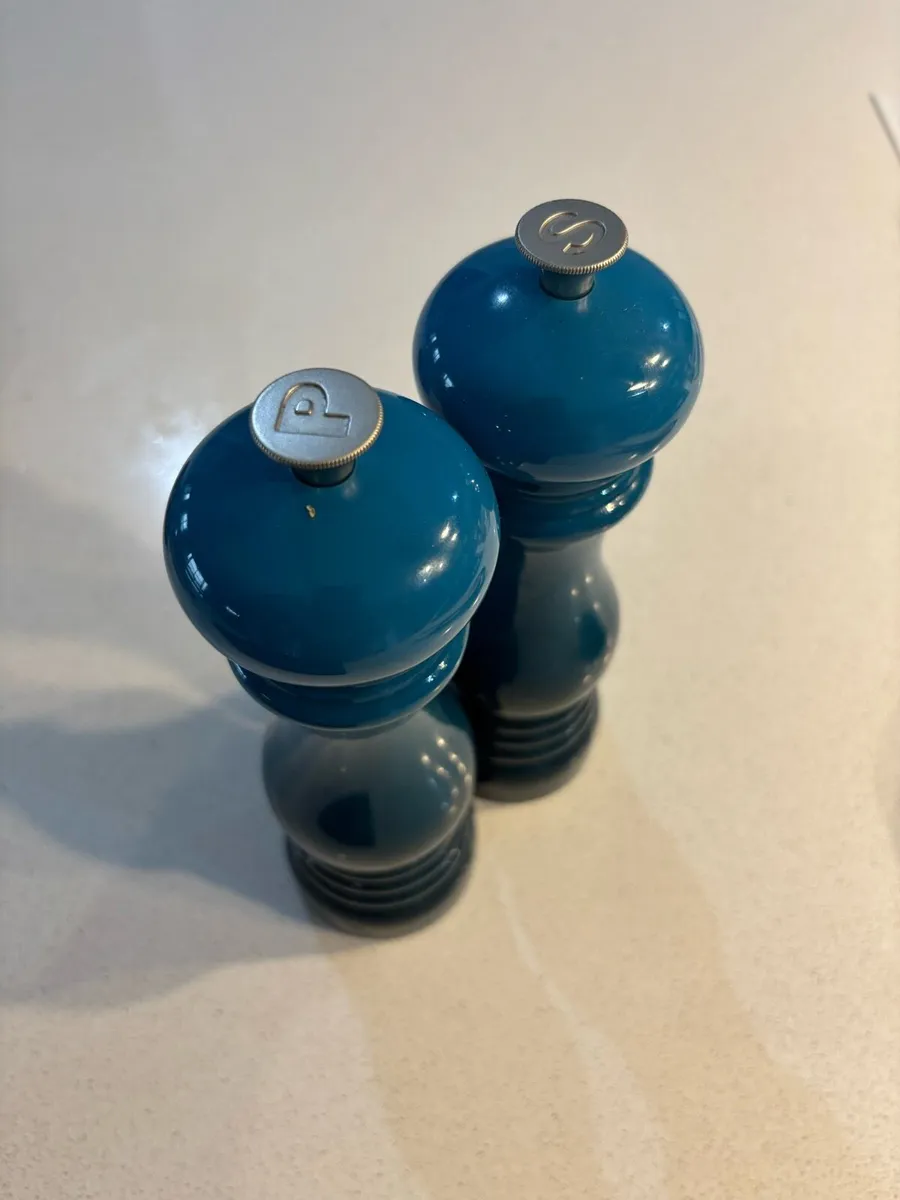 Le Creuset Salt and Pepper Mills Deep Teal - Image 2