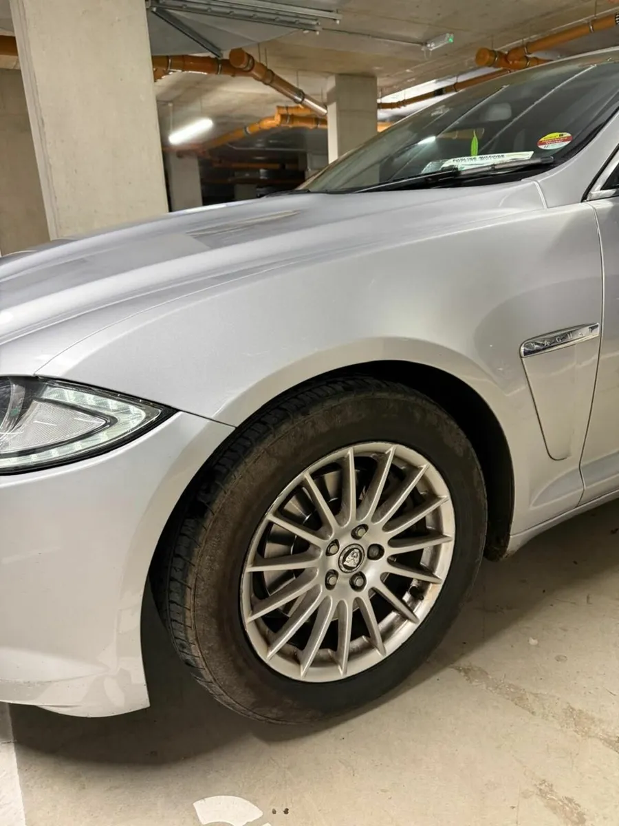 Jaguar XF 2011 - Image 2