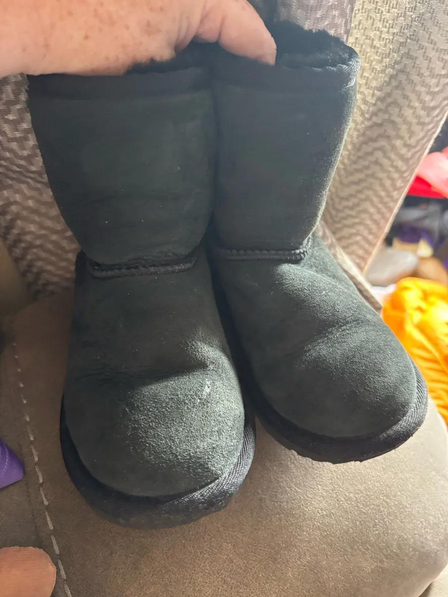 Kids Uggs boots - Image 2