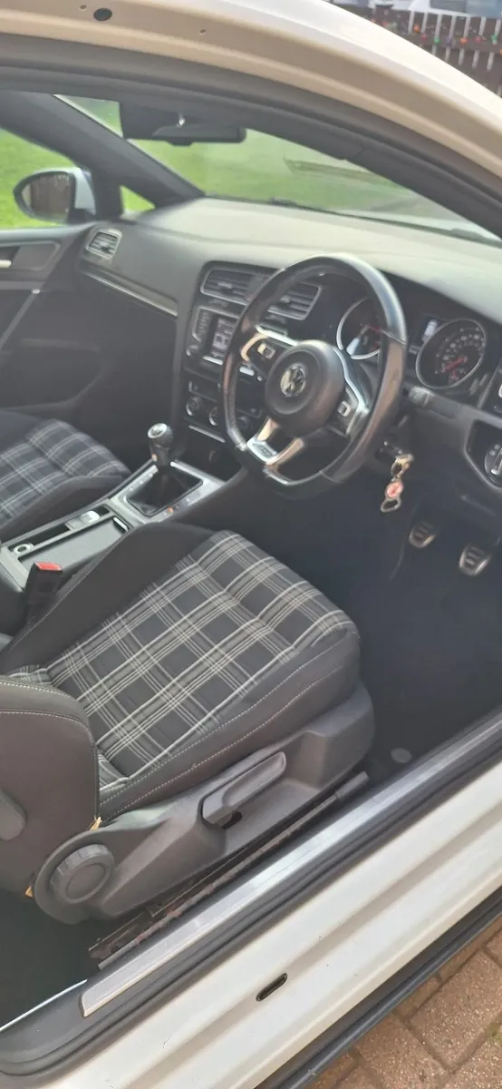 Volkswagen Golf 2015 - Image 3