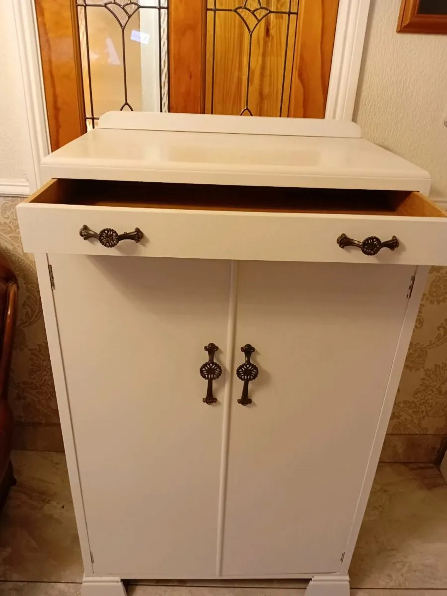 Vintage mini wardrobe with shelves - Image 2