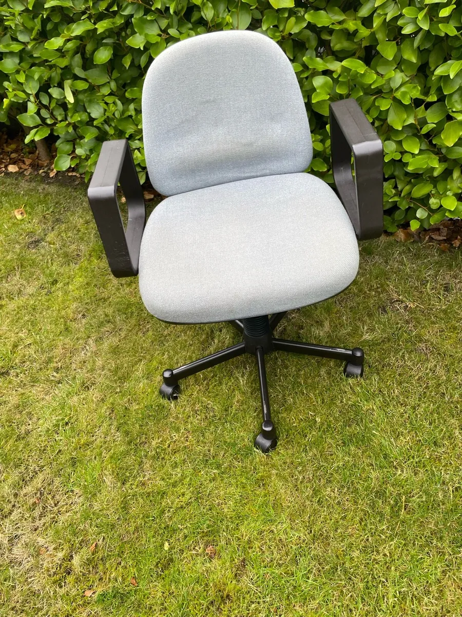 Office chair - Image 1