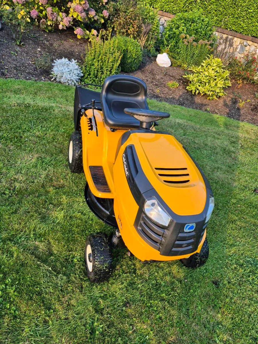 Cub Cadet LT1 Ride on Mower - Image 2