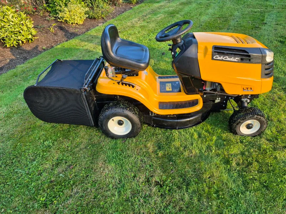 Cub Cadet LT1 Ride on Mower - Image 4