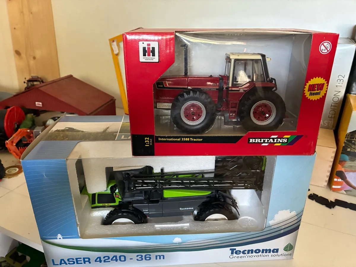 1:32 scale models - Image 1