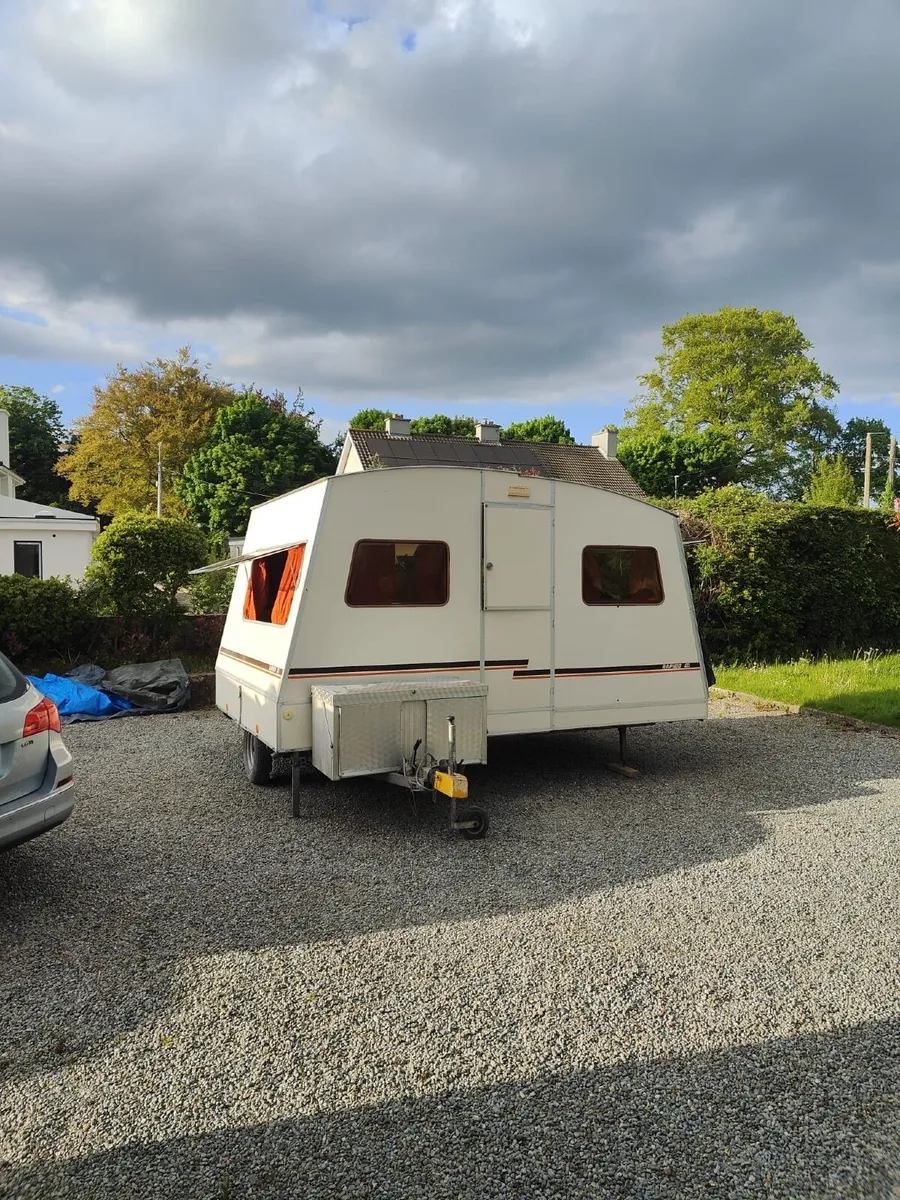 Fold Down Caravan - Rapdio Recordmatic - Image 1