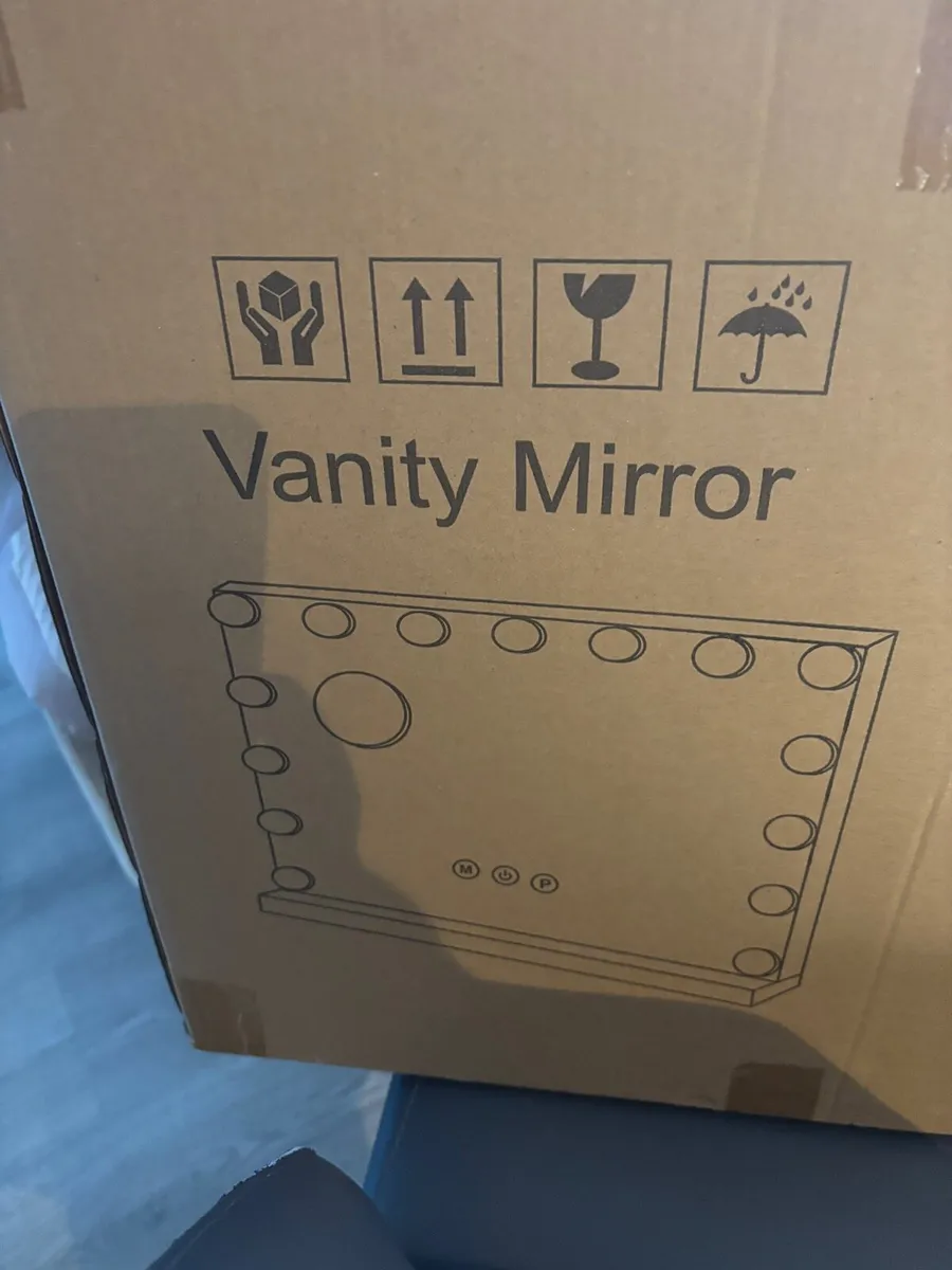 Vanity  Makeup Mirror  with lights - Image 1