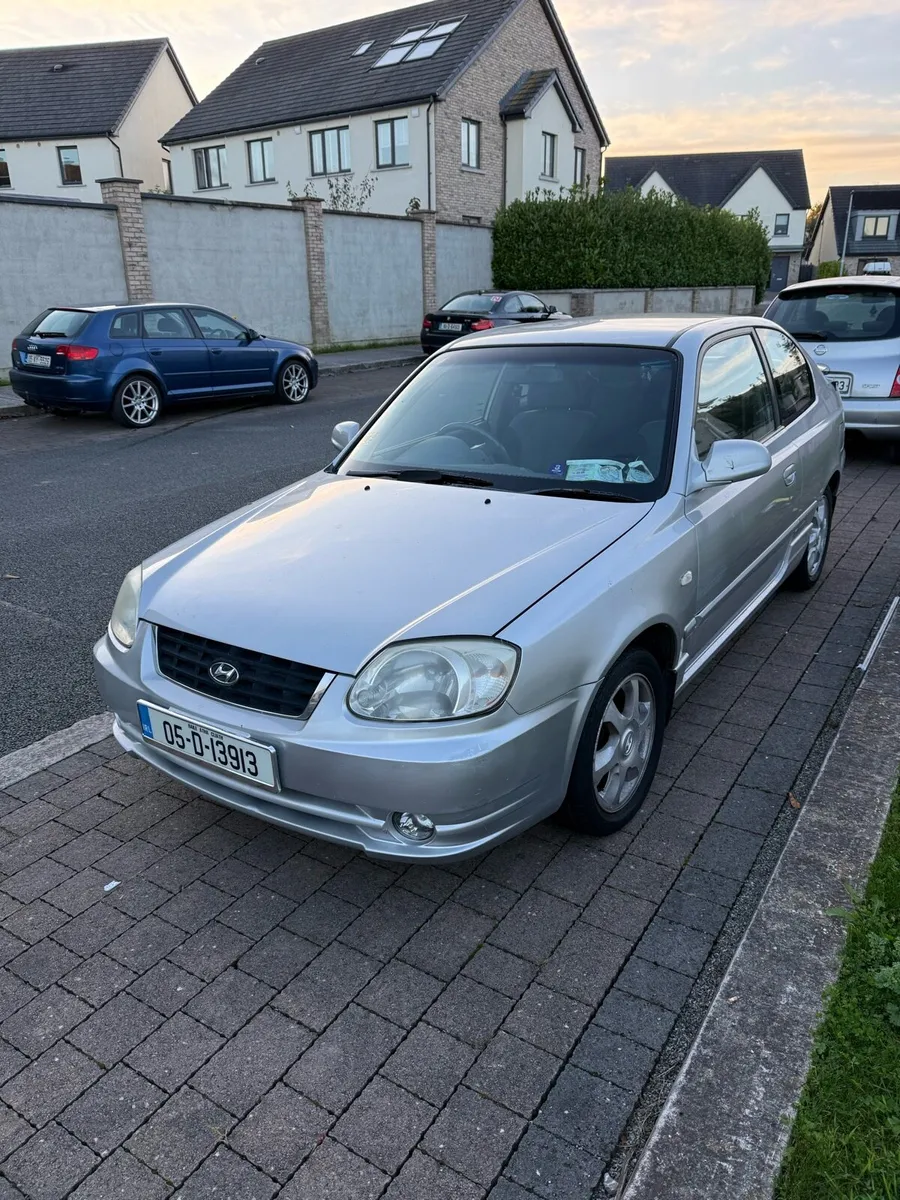 Hyundai Accent Sport 2005 - Image 2