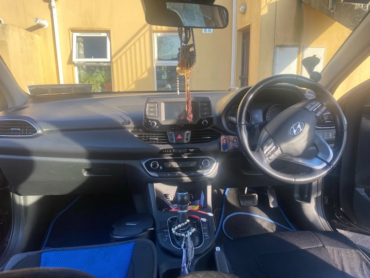 Hyundai i30 - Image 2