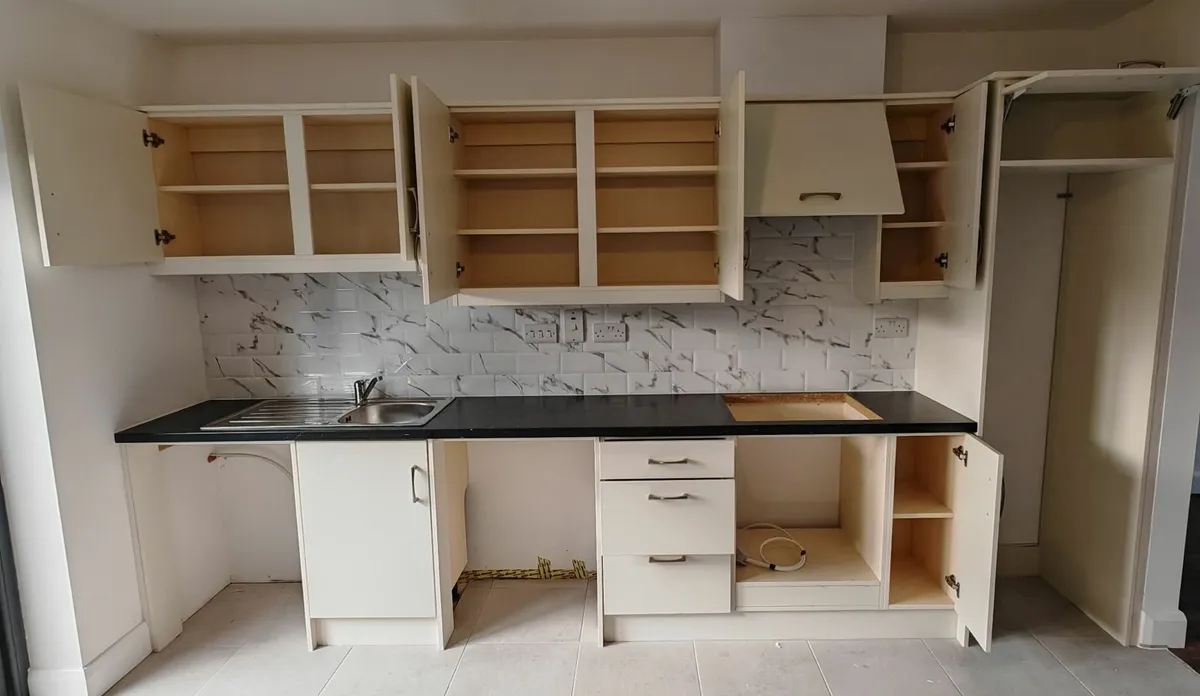 Kitchen - Image 2