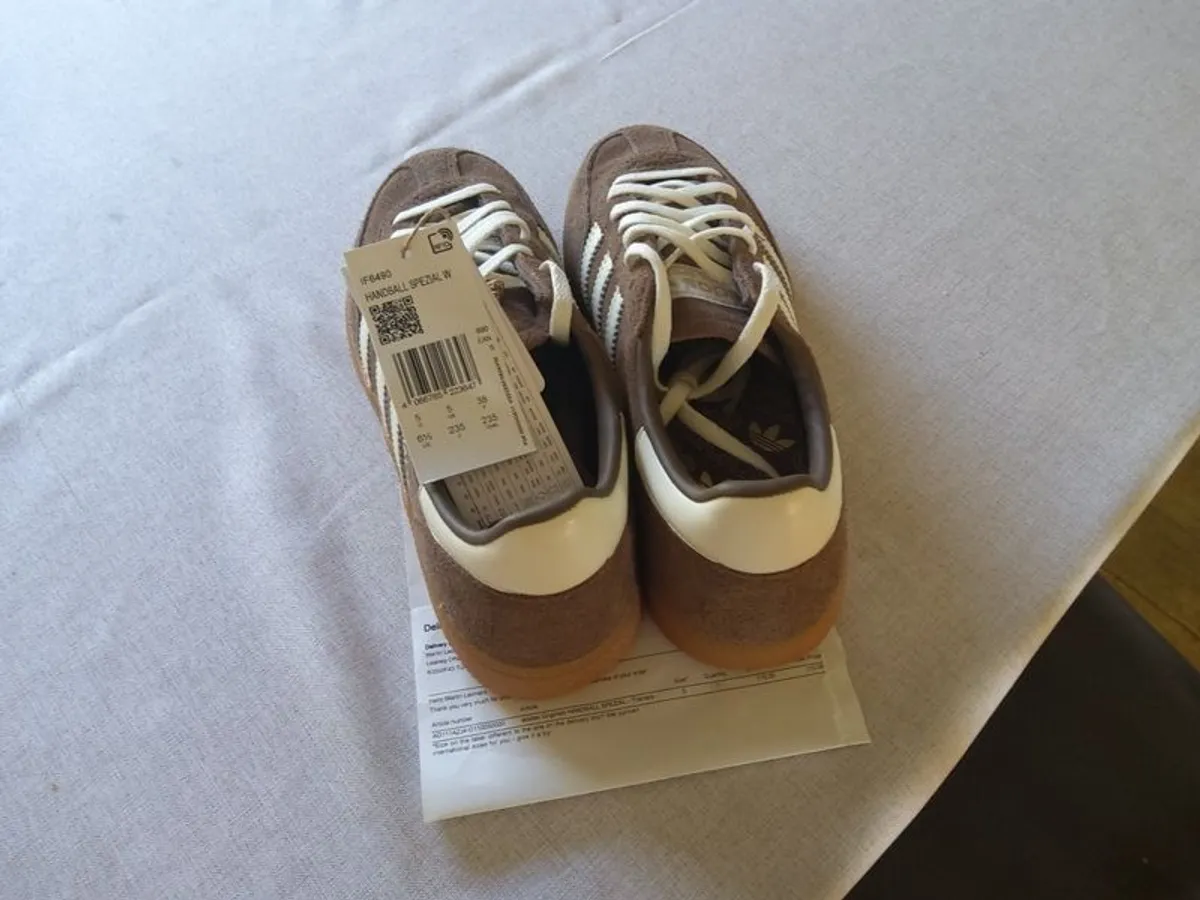adidas handball spezial ladies trainers size 5 brand new - Image 1