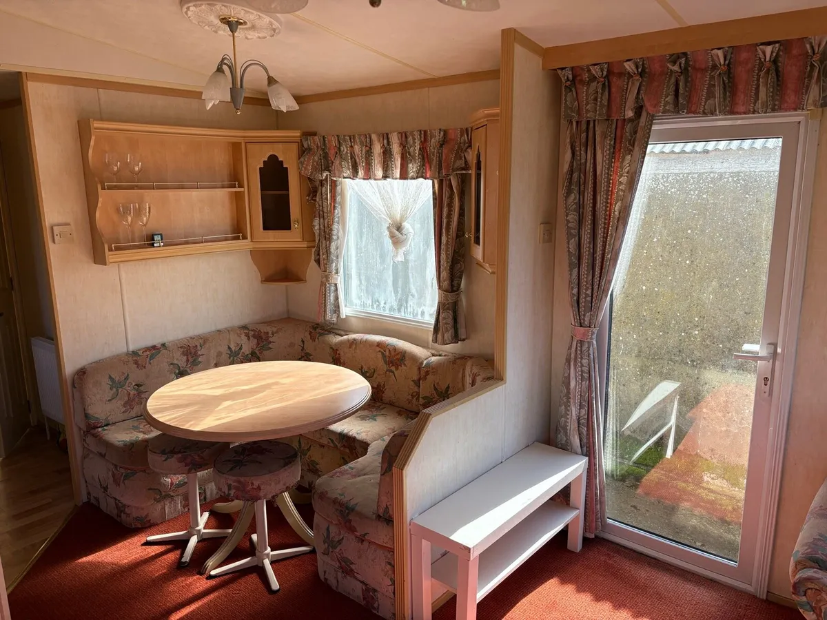 Mobile home with Oil Central heating - Image 3